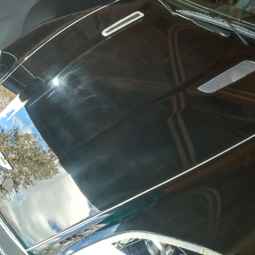 Capot Aston Martin